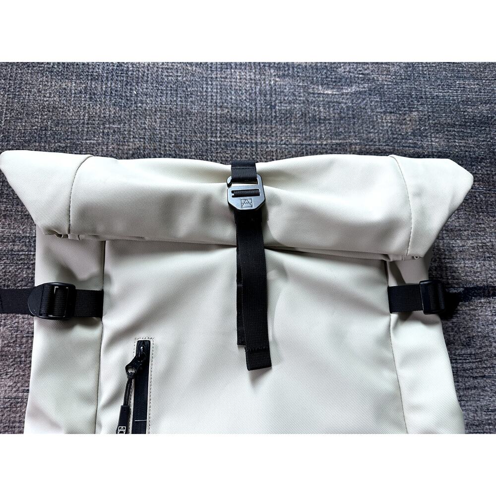 Stubble & Co Roll Top Backpack Sand Laptop Bag Pockets 20L - Picture 2 of 9